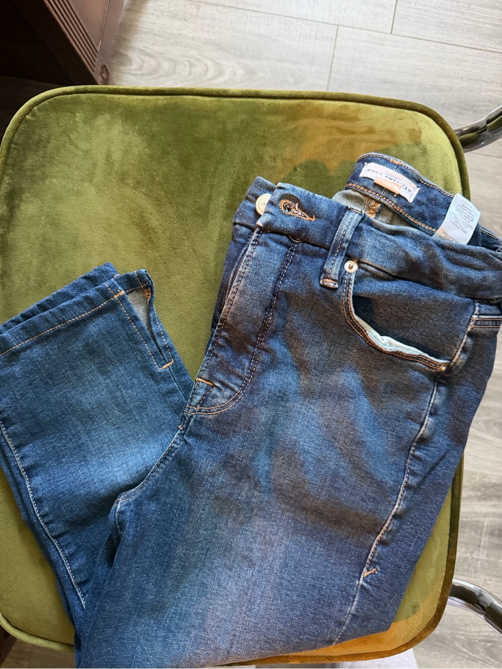 Good American Women's Dark Blue Stretch Jeans size 8/29 crop capri denim jeans - Picture 3 of 3